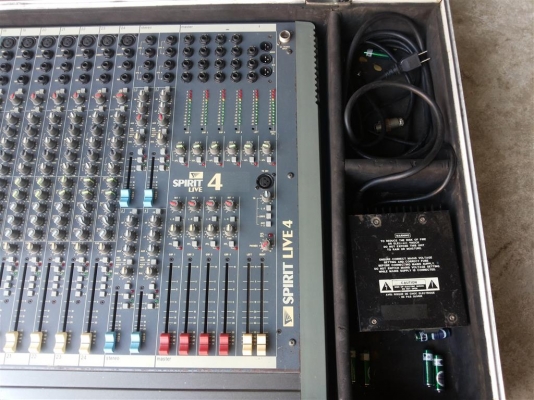 ซาวมิกเซอร์ sound craft รุ่น spirit live4 ใช้งานได้ดี สภาพดี