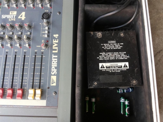 ซาวมิกเซอร์ sound craft รุ่น spirit live4 ใช้งานได้ดี สภาพดี