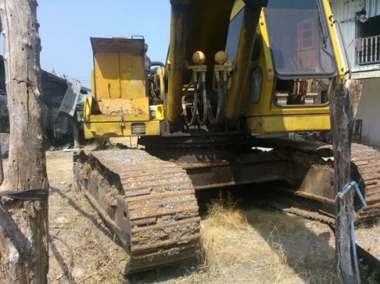 ขายCAT    E300   อยากขายไม่มีคนขับ