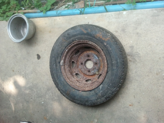 กะทะล้อขอบ12พร้อมยางดอกเต็มใส่รถไดฮัสซึขาย250บาท