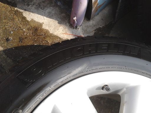 แม็กขอบToyota Prerunner 17 6รู139.7 พร้อมยางมิชลิน 225-65-17 ปี09 7800 บาท แม็กขอบToyota Prerunner 17 6รู139.7 พร้อมยางมิชลิน 225-65-17 ปี09 7800 บาท