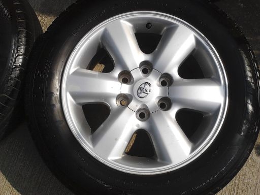 แม็กขอบToyota Prerunner 17 6รู139.7 พร้อมยางมิชลิน 225-65-17 ปี09 7800 บาท แม็กขอบToyota Prerunner 17 6รู139.7 พร้อมยางมิชลิน 225-65-17 ปี09 7800 บาท