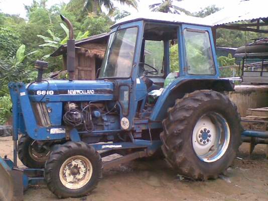 ขายรถไถ Ford 6610 เสื้อลายสภาพสวย ขายรถไถ Ford 6610 เสื้อลายสภาพสวย