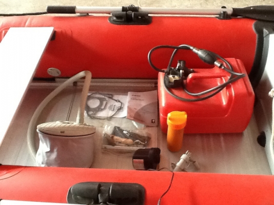 ขายด่วนเรือยางพร้อมเครื่อง