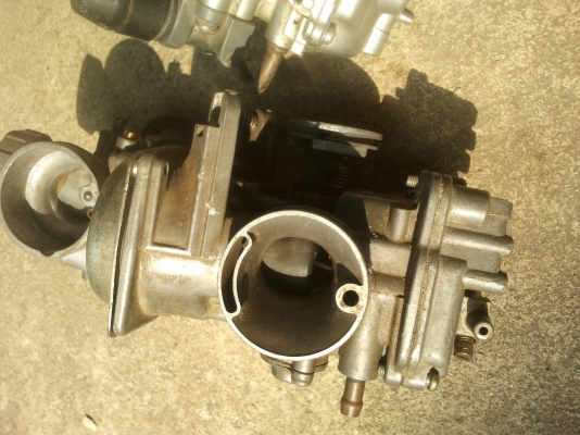 คาบูเรเตอร์แดช150บ.2ใบนูโว400บ.2ใบมีโอ600บ.1ใบ