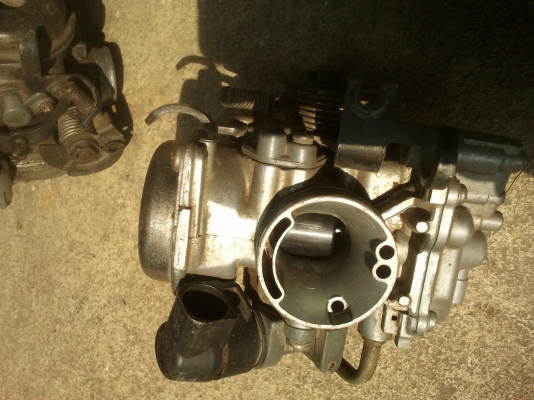 คาบูเรเตอร์แดช150บ.2ใบนูโว400บ.2ใบมีโอ600บ.1ใบ