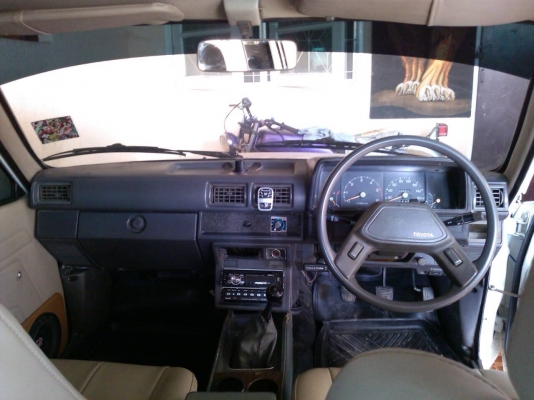 ต้องการขายรถกระบะ TOYOTA HILUX HERO 4 ประตู