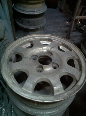 ล้อกล้วย ขอบ 13x5.5 4/114