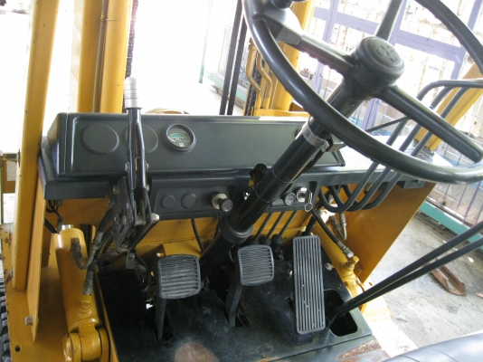 ขายถูก รถฟอร์คลิฟต์ KOMATSU FG15L-14 ขนาด 1.5 ตัน