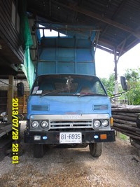 ขายรถ 8ล้อดั้ม isuzu เจ้าของขายเอง สนใจติดต่อ 0898450560