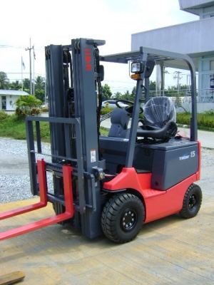 ขาย  Forklift ทั้งใหม่และมือสองราคากันเอง