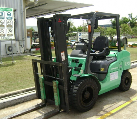 ขาย  Forklift ทั้งใหม่และมือสองราคากันเอง