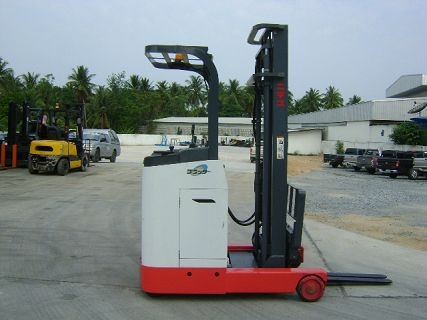 ขาย  Forklift ทั้งใหม่และมือสองราคากันเอง
