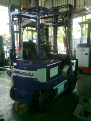 ขาย  Forklift ทั้งใหม่และมือสองราคากันเอง