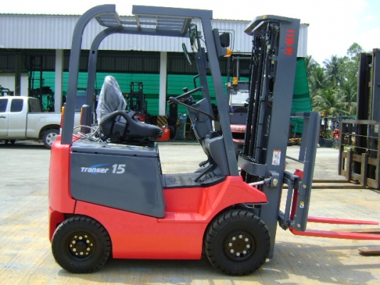 ขาย  Forklift ทั้งใหม่และมือสองราคากันเอง