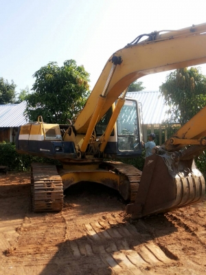 ขาย PC 200-5  สภาพพร้อมใช้ ไฟฟ้าครบ เจ้าของขายเอง