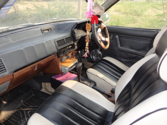 ฝากขายรถเก๋งน้อยสักคัน ฝากขายรถเก๋งน้อยสักคัน