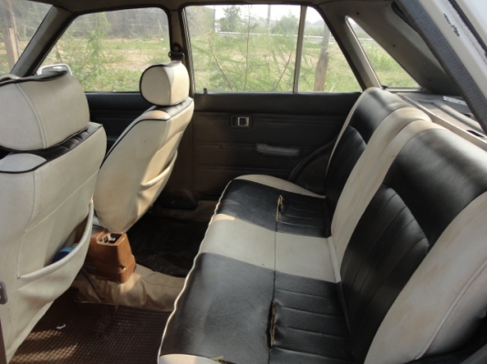 ฝากขายรถเก๋งน้อยสักคัน ฝากขายรถเก๋งน้อยสักคัน