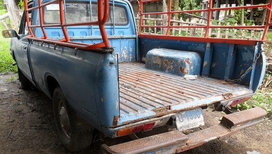 ช้างเหยียบ datsun 620 เกียร์คอ ไฟนอน กะจังหน้าแว่น