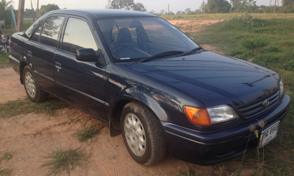 TOYOTA SOLUNA GLi 1.5 AT ปี 40 รถสวยจัดสภาพดีพร้อมใช้งานได้เลยครับ เครื่องแห้งแรงดีไม่มีเยิ้ม ติดตั้งแก๊ส LPG ลงเล่มครบถูกต้อง ภายในเก๋งคอนโซลสวยครบพร้อม แอร์เย็น พวงมาลัยเพาเวอร์ ภายนอกสีสันบางเดิมๆ ช่วงล่างแน่นดี ล้อแม็ก ยางสภาพดี 4 เส้นประมาณ 70\% พร้อม