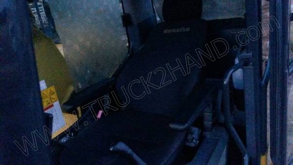 รถแบคโฮ ยี่ห้อ KOMATSU PC200-8