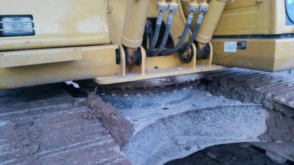 รถแบคโฮ ยี่ห้อ KOMATSU PC200-8