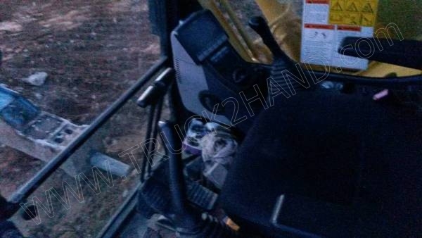 รถแบคโฮ ยี่ห้อ KOMATSU PC200-8