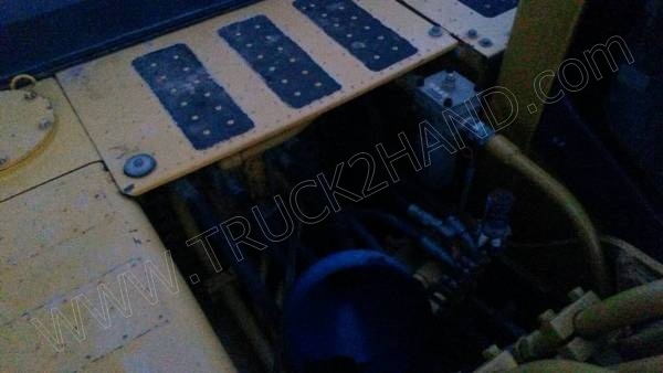 รถแบคโฮ ยี่ห้อ KOMATSU PC200-8