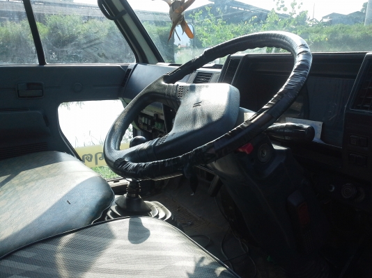 รถหกล้อกลาง