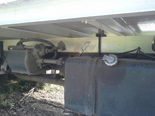 รถหกล้อกลาง