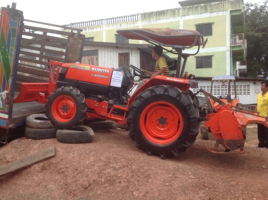 ปัญญาแทรคเตอร์มาแล้ว.ครับ คูโบต้า L4508 DI ทำงานเพียง 1354 ชม. พร้อม ใบมีดตราช้าง , โรตาลี่ วิเชียร VRT-185H ยางหน้าใหม่ เล่มทะเบียนพร้อม