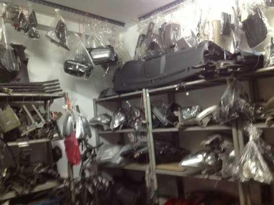 ขายเหมาอะไหล่รถยนต์เก่าหลายรายการ