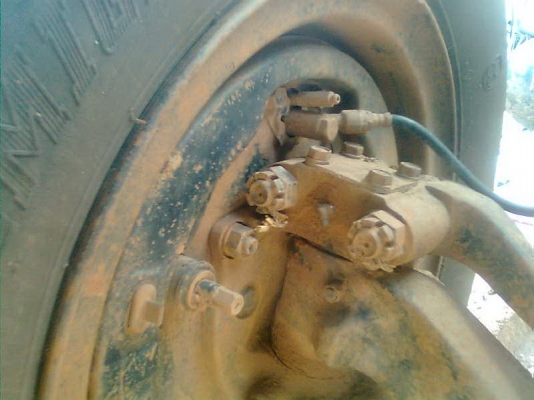 ขายไอ้หลงโบว์ TF-7077สองเพลาดั้ม ปี41 รถบ้านเดิมๆสภาพพร้อมใช้ครับ