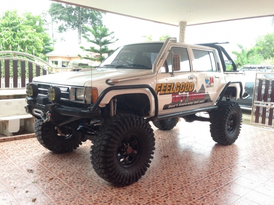 ขายด่วน TOYOTA OFFROAD คานแข็ง LN56
