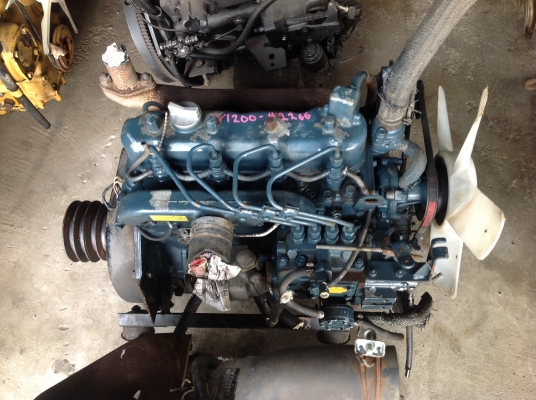 ขายเครื่องคูโบต้า 4 สูบเก่าญี่ปุ่น รุ่น V 1200 ขนาด 26 แรงม้า สภาพสวยมากๆ