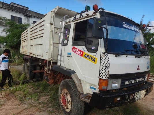 ขายด่วน  รถสิบล้อสองเพลาดัมพ์  MITSU  FN527 TF  ไม่มีเล่มทะเบียน  พร้อมใช้งาน