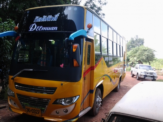 รถมินิบัสชั้นครึ่งยาว  8.5 เมตร  35  ที่นั่ง  เครื่องฮีโน่ 4 สูบ สภาพดี พร้อมใช้งานครับ  รถใช้งานทุกวันครับ