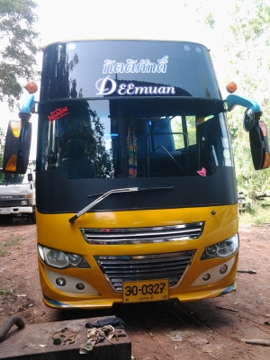 รถมินิบัสชั้นครึ่งยาว  8.5 เมตร  35  ที่นั่ง  เครื่องฮีโน่ 4 สูบ สภาพดี พร้อมใช้งานครับ  รถใช้งานทุกวันครับ