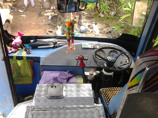 รถมินิบัสชั้นครึ่งยาว  8.5 เมตร  35  ที่นั่ง  เครื่องฮีโน่ 4 สูบ สภาพดี พร้อมใช้งานครับ  รถใช้งานทุกวันครับ