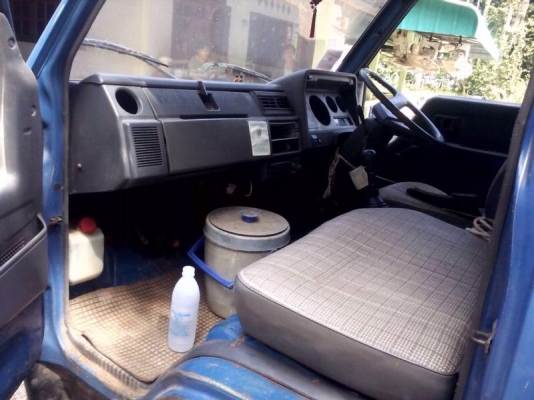 รถ TOYOTA  6 ล้อ รั้ว  115 แรงม้า ปี 37  สนใจติดต่อ 081 - 6079515