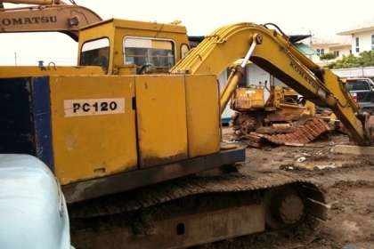 ขายแบคโฮ KOMATSU PC100-2 สภาพใช้งานได้เลย ขายแบคโฮ KOMATSU PC100-2 สภาพใช้งานได้เลย