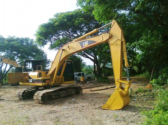 รถแบคโฮ CAT 320 V1 แรงขุดดี ทำงานไว ประหยัดน้ำมัน รถสวย มีทะเบียนครบ