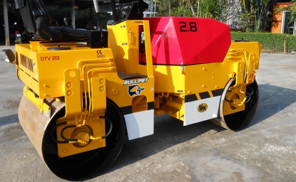 ขายรถบด AIRMAN  DTV213 ขนาด 2.ตัน ระบบสั่นสะเทือน เก่านอกปรับสภาพแล้วพร้อมใช้