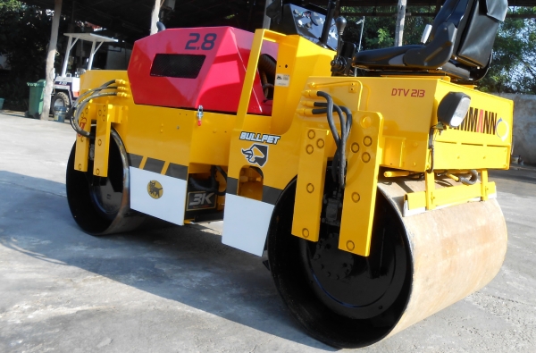 ขายรถบด AIRMAN  DTV213 ขนาด 2.ตัน ระบบสั่นสะเทือน เก่านอกปรับสภาพแล้วพร้อมใช้