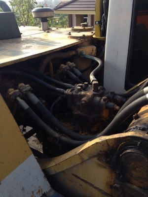 ขายด่วน แบ็คโฮ KOMATSU  PC200 รุ่น 5