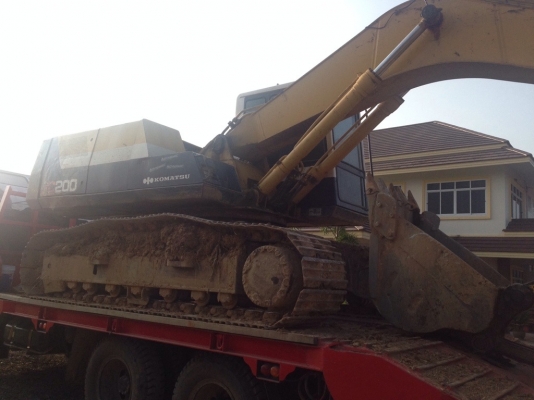 ขายด่วน แบ็คโฮ KOMATSU  PC200 รุ่น 5