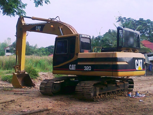 รถแบคโฮ CAT 320B ช่วงล่าง สวยมาก เต็ม100\% ระบบไฟฟ้าครบ แรงขุดดี ทำงานไว ประหยัดน้ำมัน