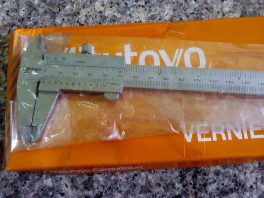 เวอร์เนีย MItutoyo 6 นิ้ว วัดกว้าง ลึก และรูใน ได้หมด สภาพใหม่มากพร้อมใช้