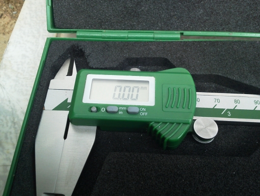 เวอร์เนียดิจิตอล INSIZE 8 นิ้ว วัดกว้าง ลึก และรูใน ได้หมด มือสองสภาพใหม่มากพร้อมใช้