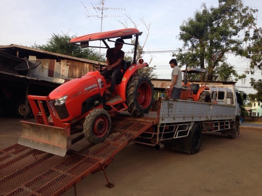 คูโบต้า L3008 4 WD ใบมีดดันหน้าตราช้าง สภาพเดิมๆสวยๆ